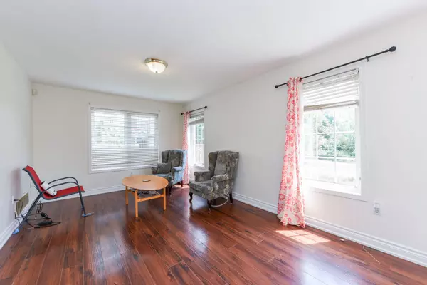 Brampton, ON L7A 3N5,14 Yvonne DR