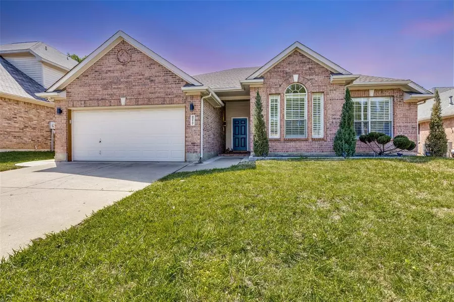 8217 Mount Shasta Circle, Fort Worth, TX 76137