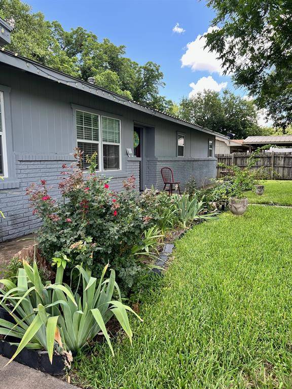 Comanche, TX 76442,306 Sunset Drive