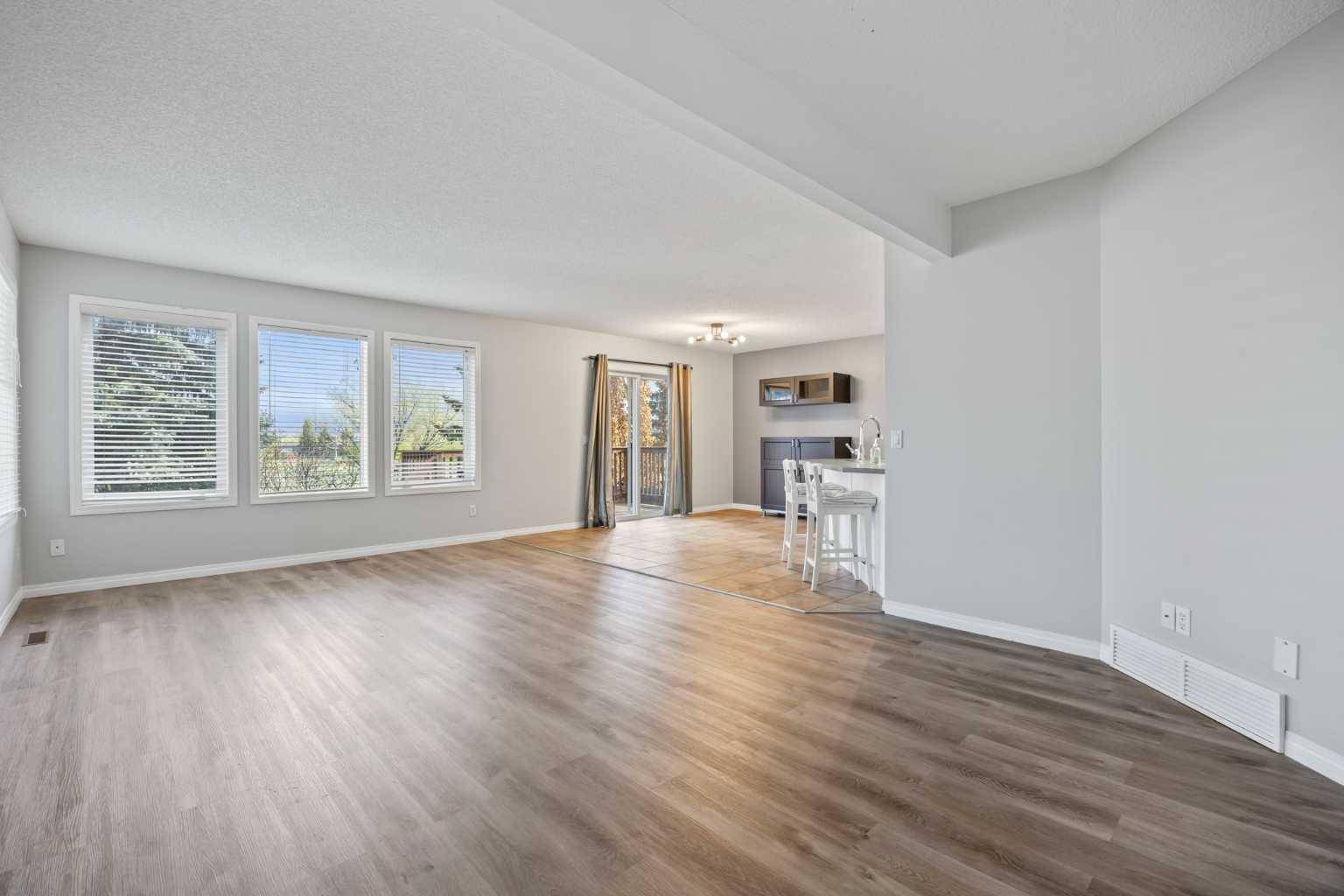 Calgary, AB T3H 4W4,230 Cougarstone CIR SW