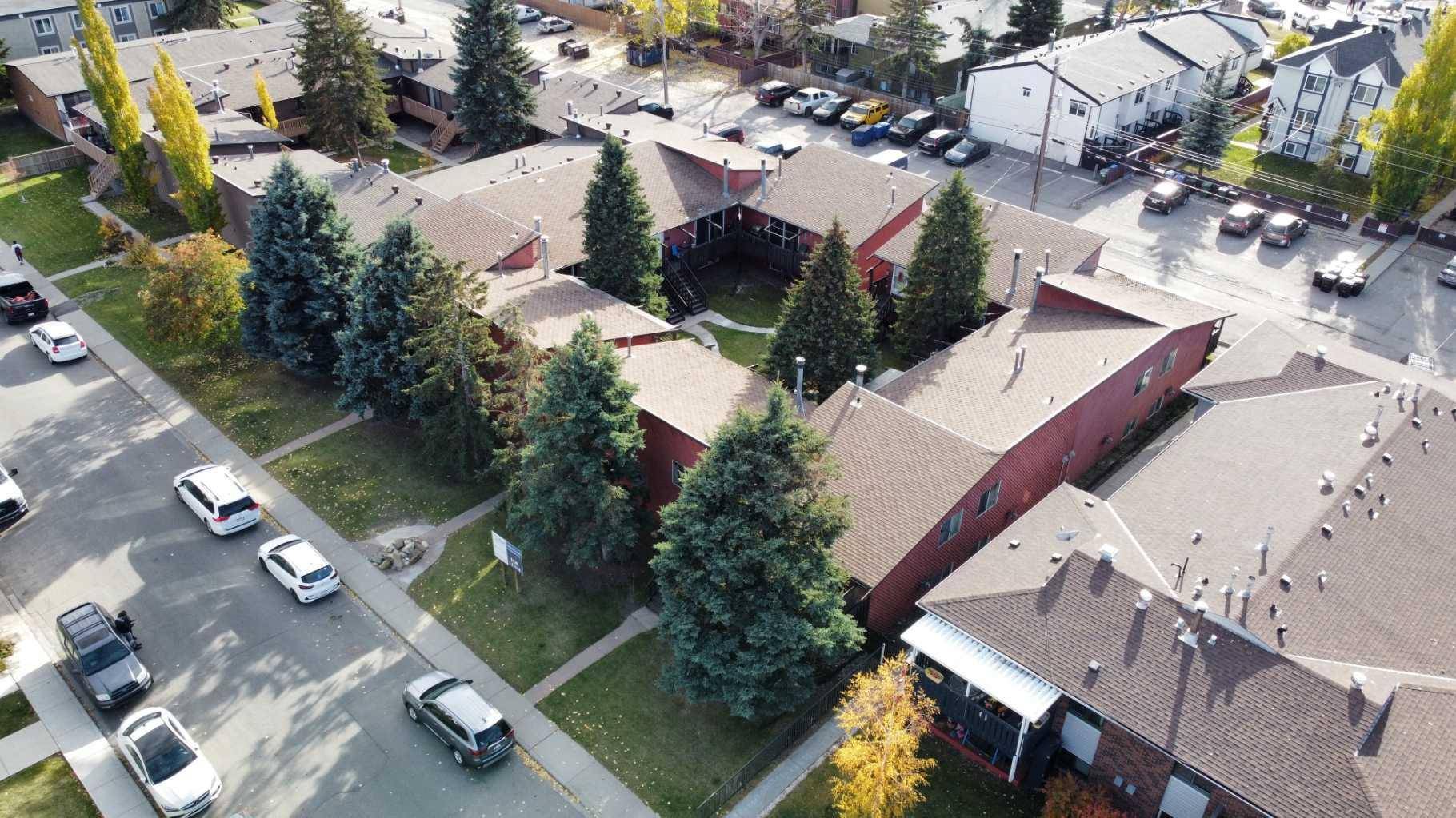 4607 73 ST NW #1-12, Calgary, AB T3B2M3