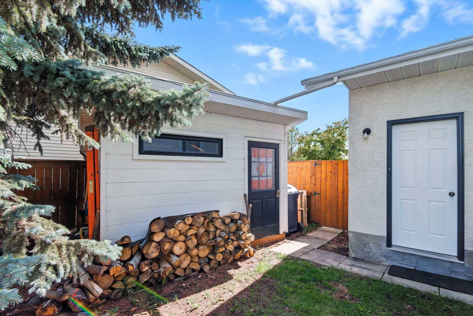 Red Deer, AB T4R 2C9,26 Eldridge CRES