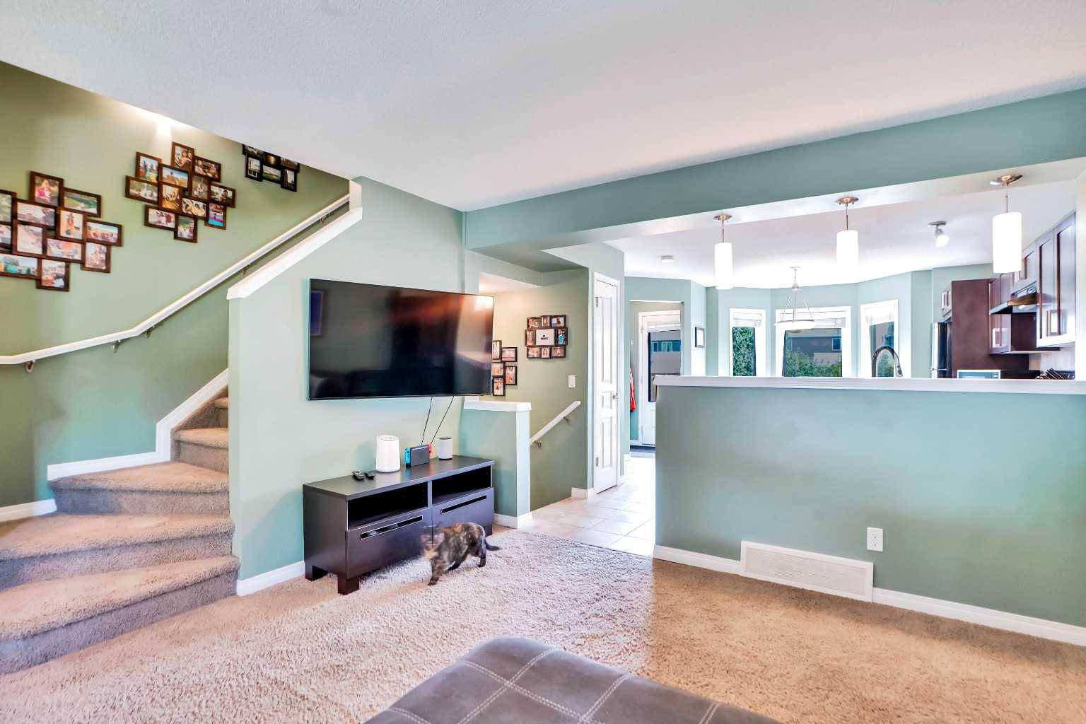 Calgary, AB T3M 0V8,100 Auburn Bay ST SE