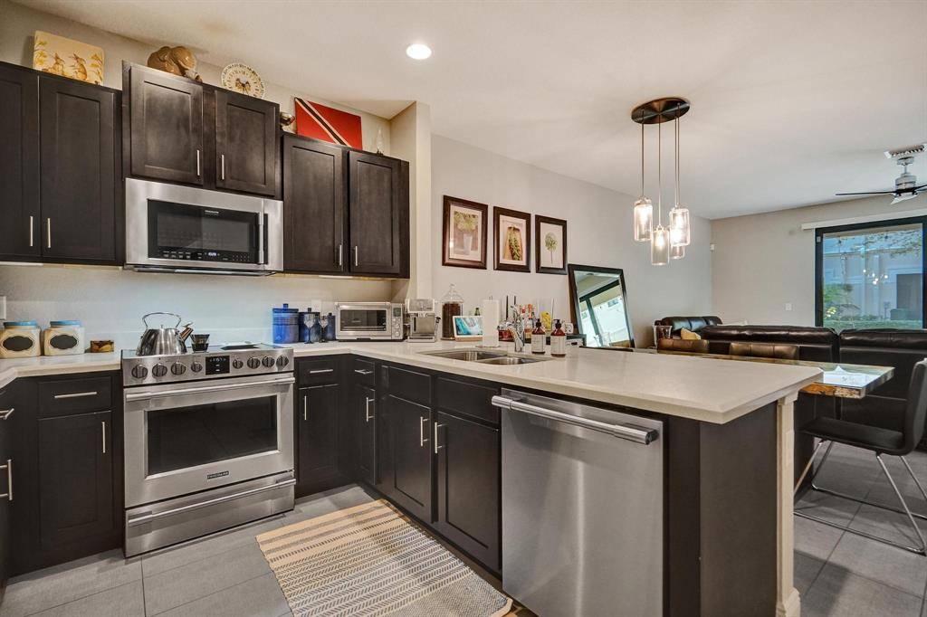 4228 N Dixie Hwy #103, Oakland Park, FL 33334