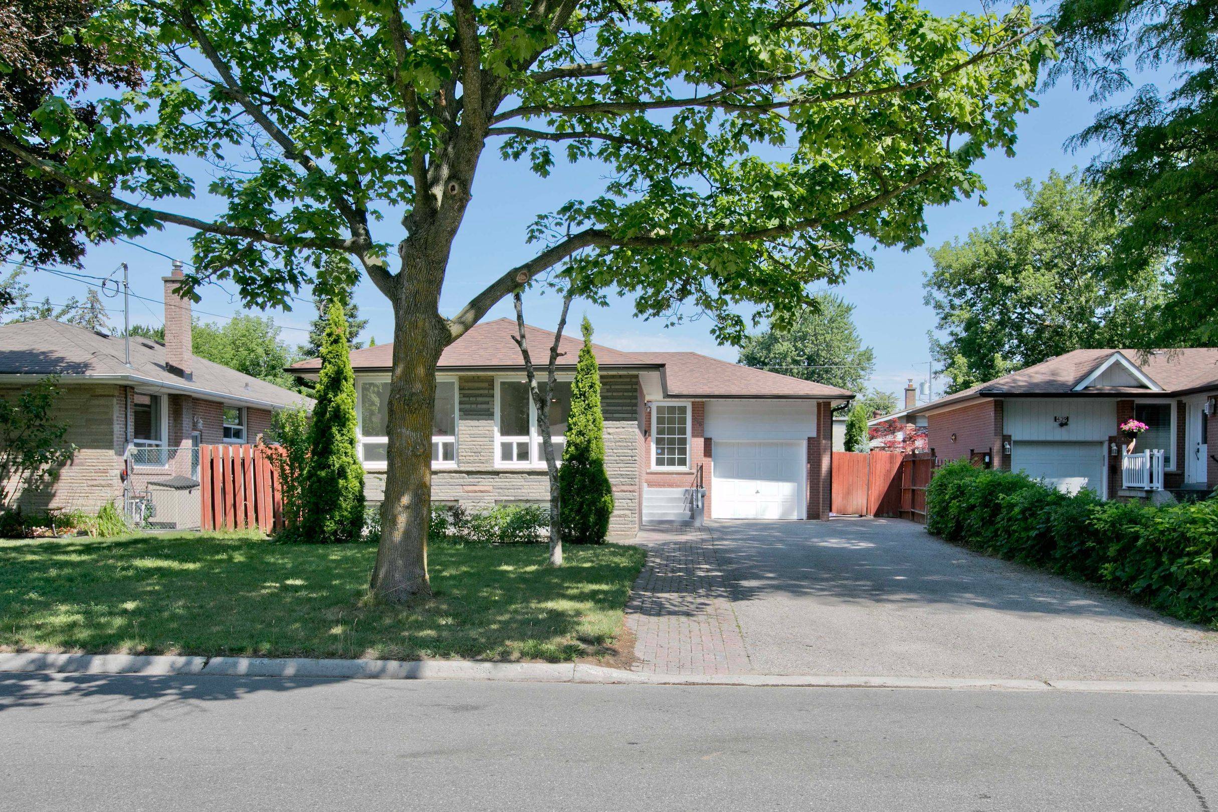 Richmond Hill, ON L4C 2T3,435 Taylor Mills DR S