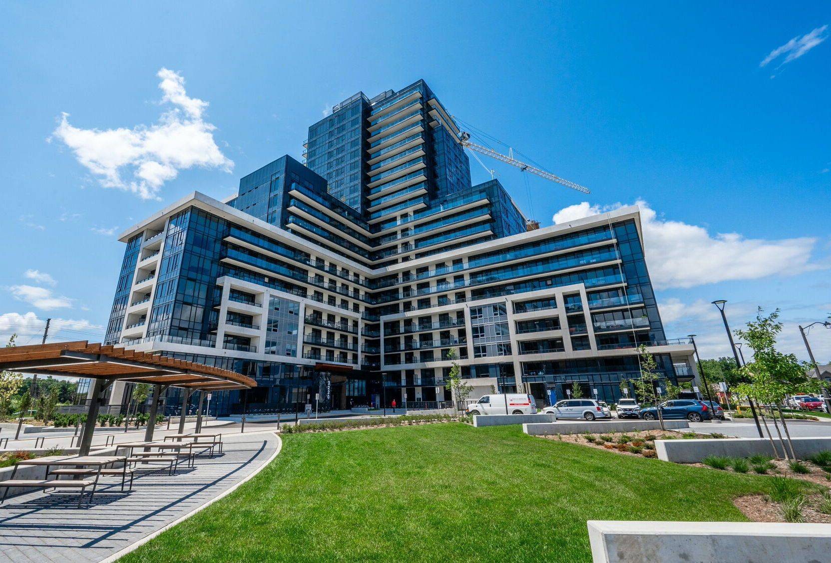 Oakville, ON L6H 7X9,3220 William Coltson AVE #607