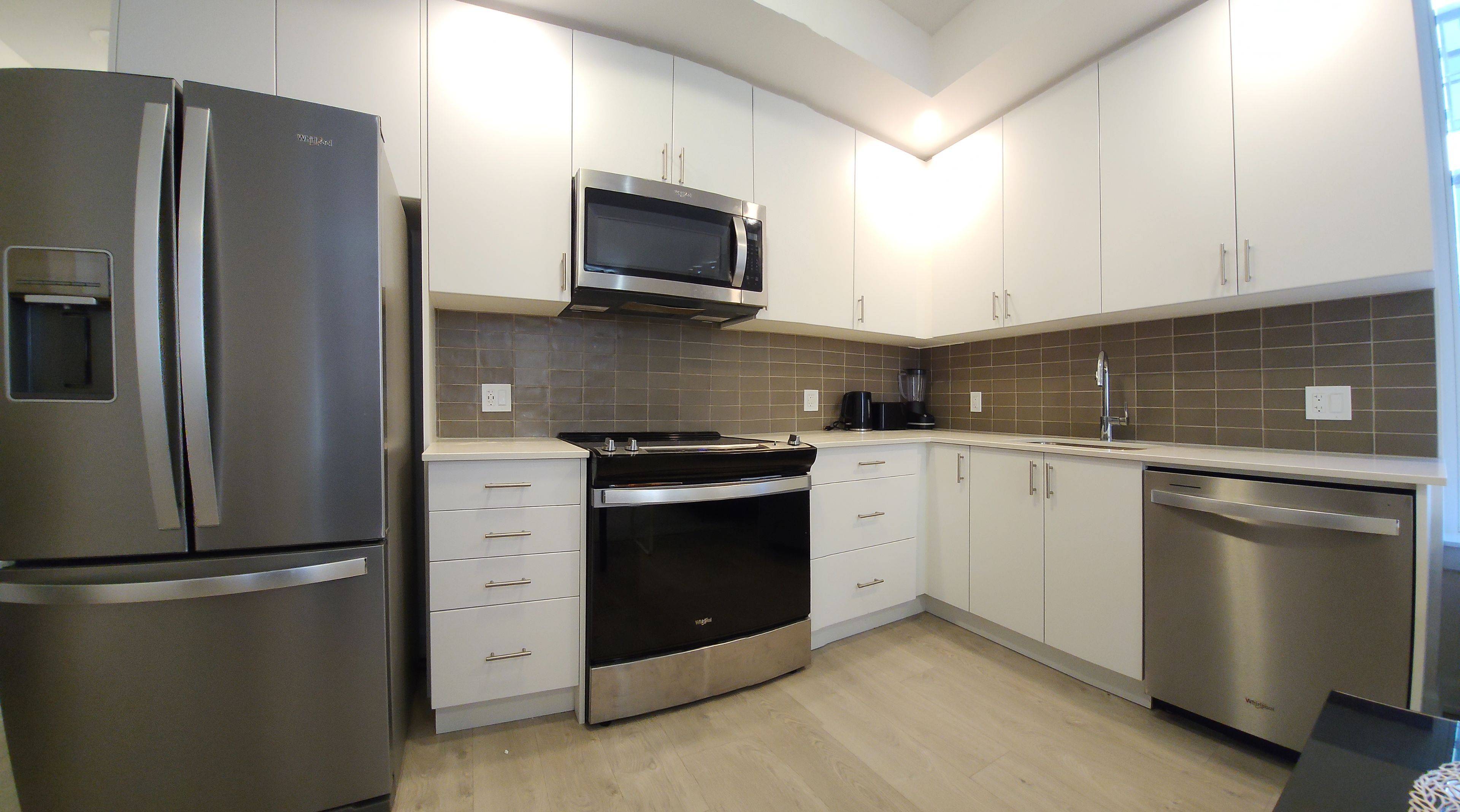 Oakville, ON L6H 7X9,3220 William Coltson AVE #607