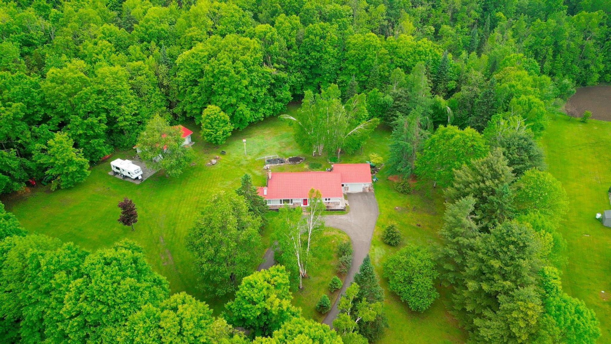 Minden Hills, ON K0M 2K0,1006 Tennyson RD