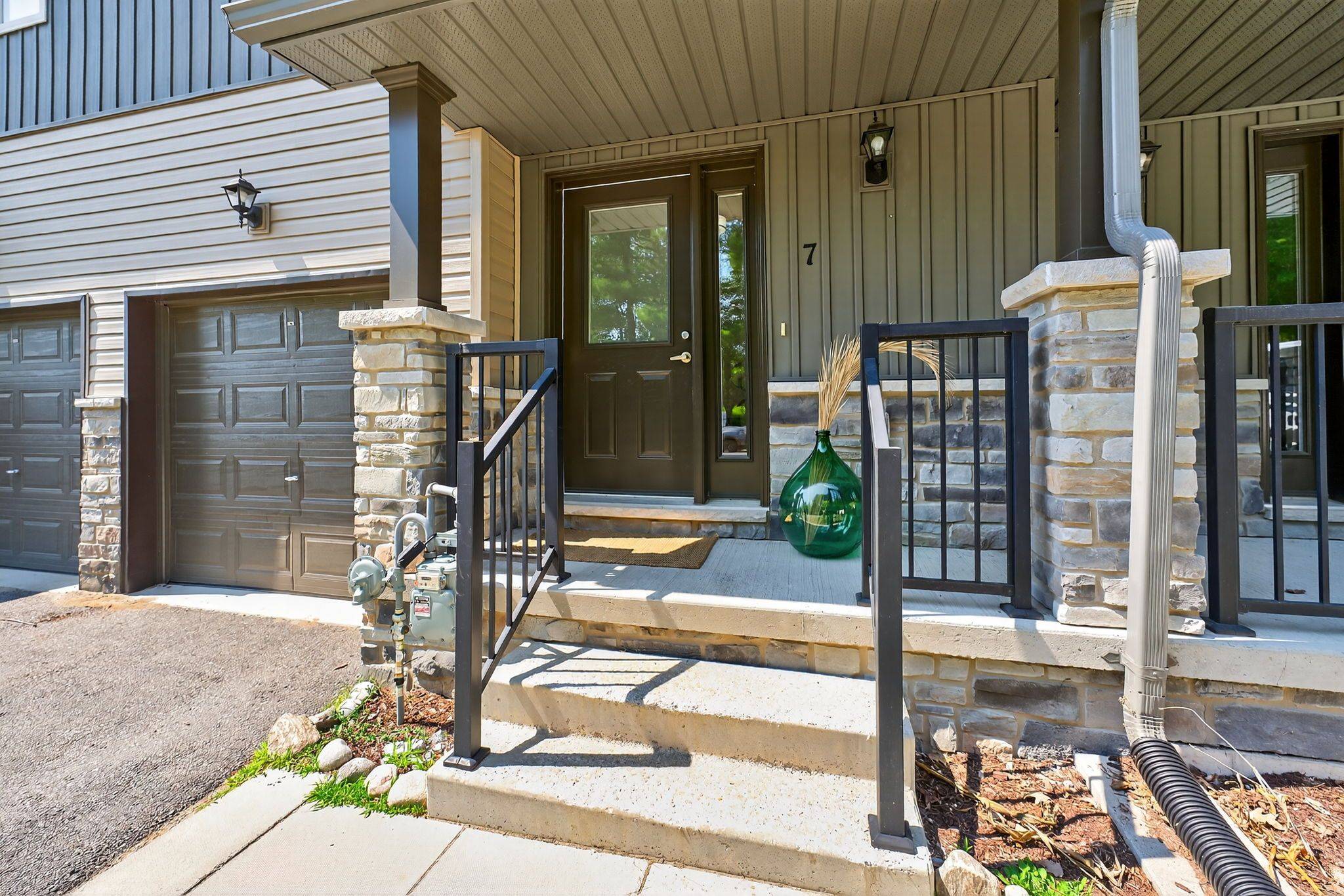 Bracebridge, ON P1L 1B4,393 Manitoba ST #7