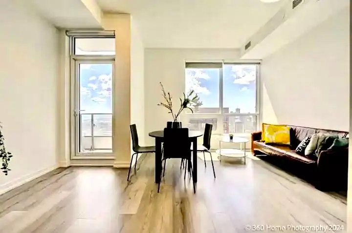Toronto C08, ON M4W 0B4,395 Bloor ST E #5206