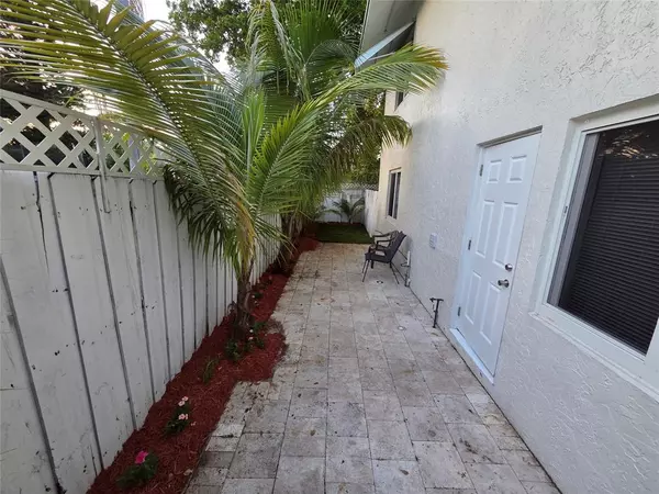Oakland Park, FL 33334,1099 NE 32nd St #6