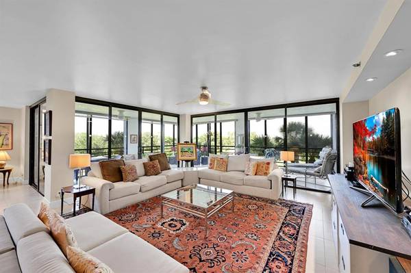 7578 Regency Lake Dr #402, Boca Raton, FL 33433