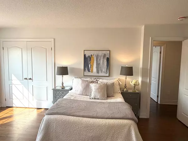East Gwillimbury, ON L9N 0T3,78 Telsa CRES