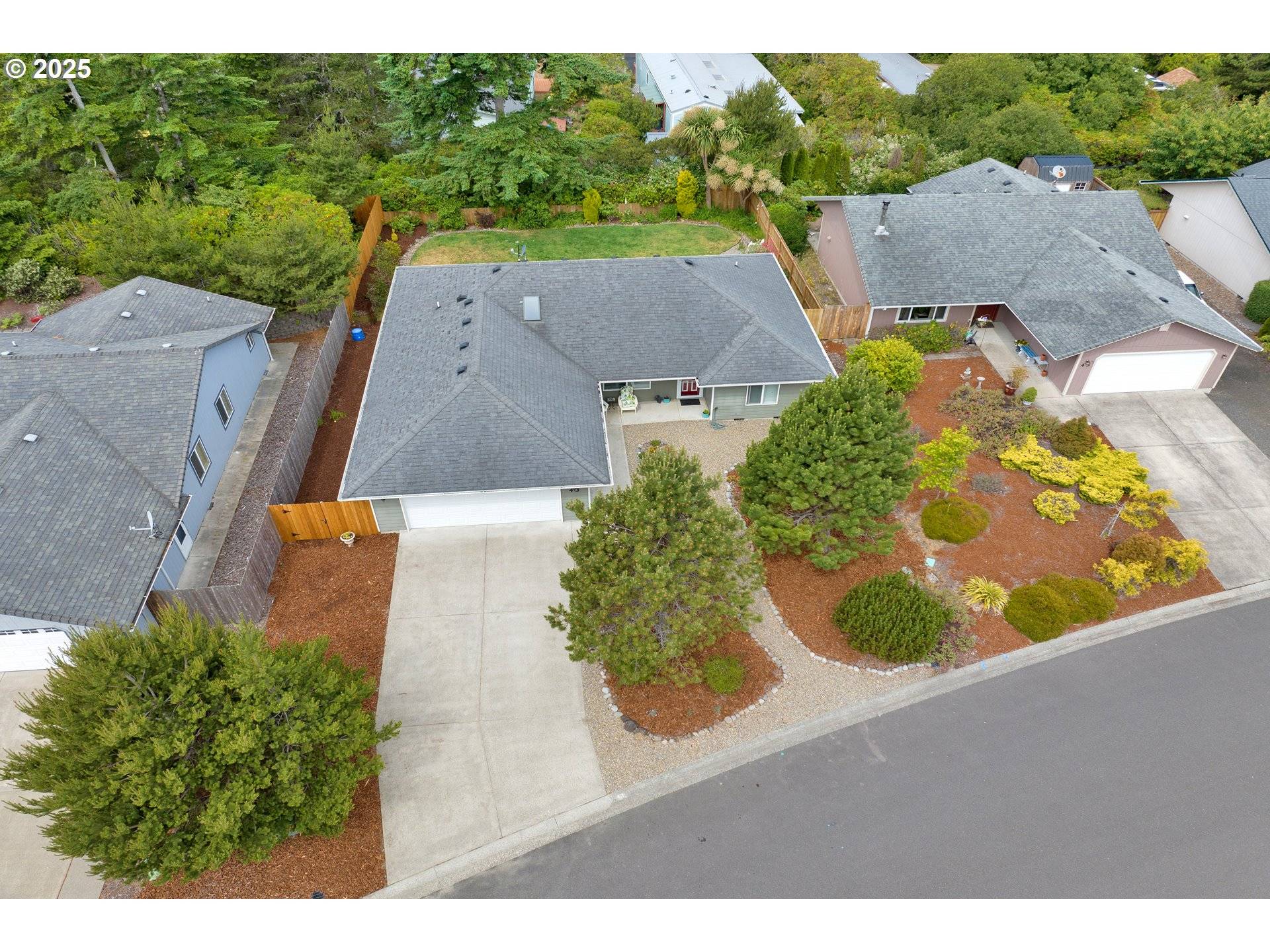 43 PARK VILLAGE DR, Florence, OR 97439