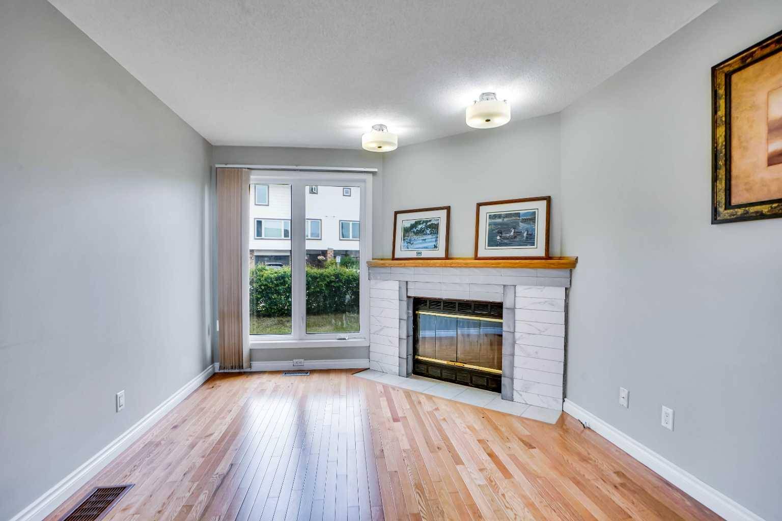 Calgary, AB T3H 1A4,219 Coachway LN SW