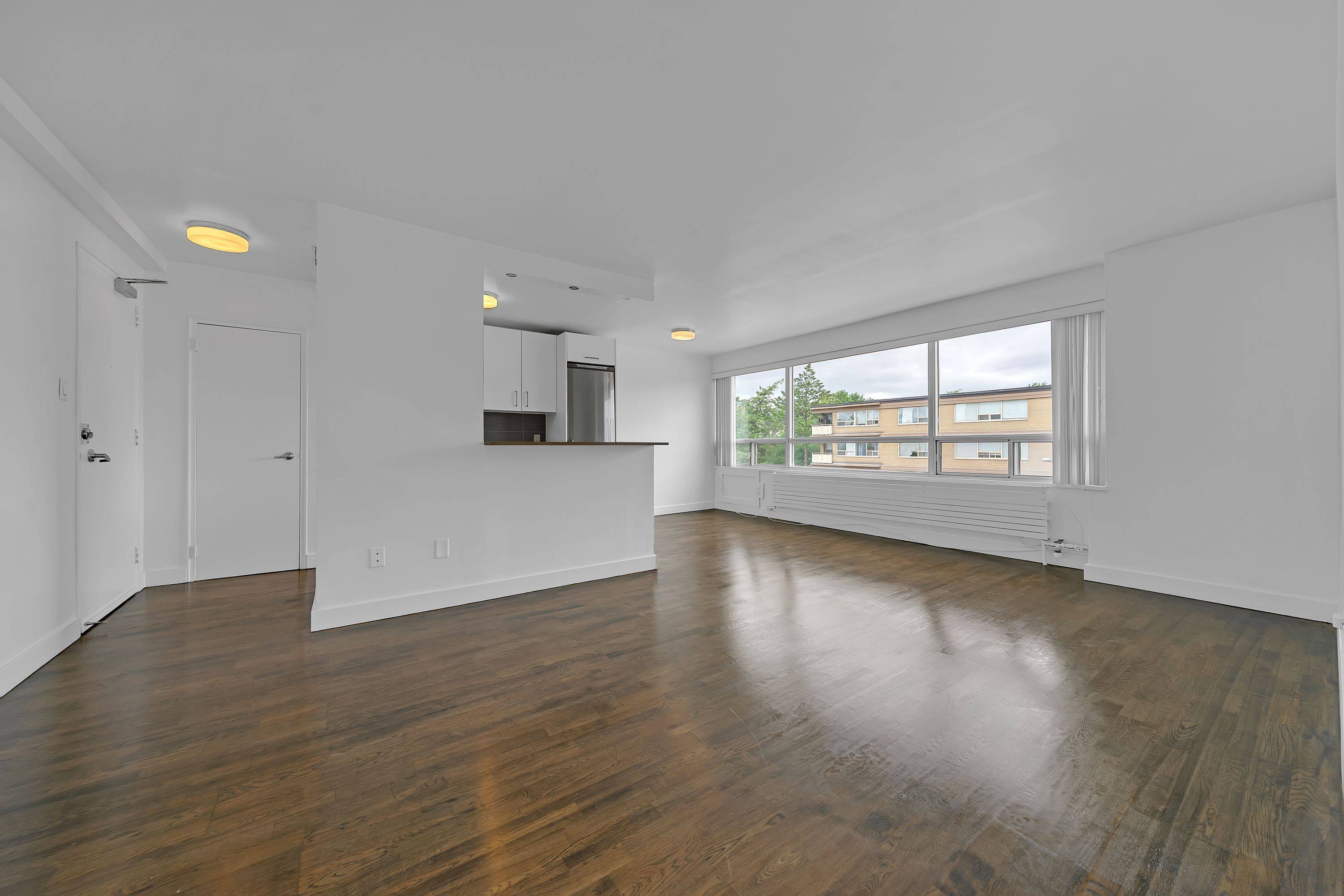 Toronto C02, ON M4V 2T4,265 Russell Hill RD #406
