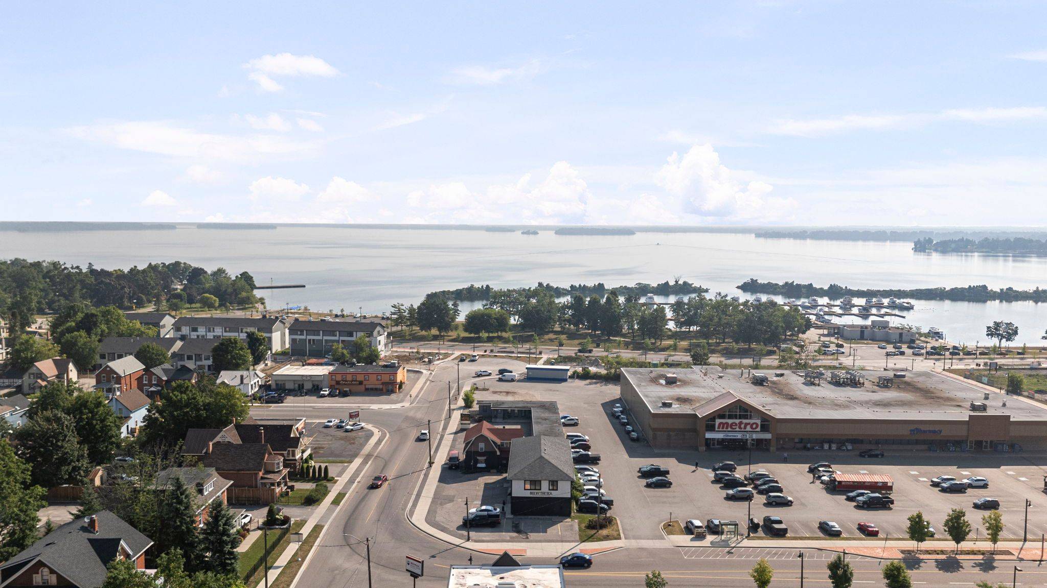 Orillia, ON L3V 4R8,64 FRONT ST N