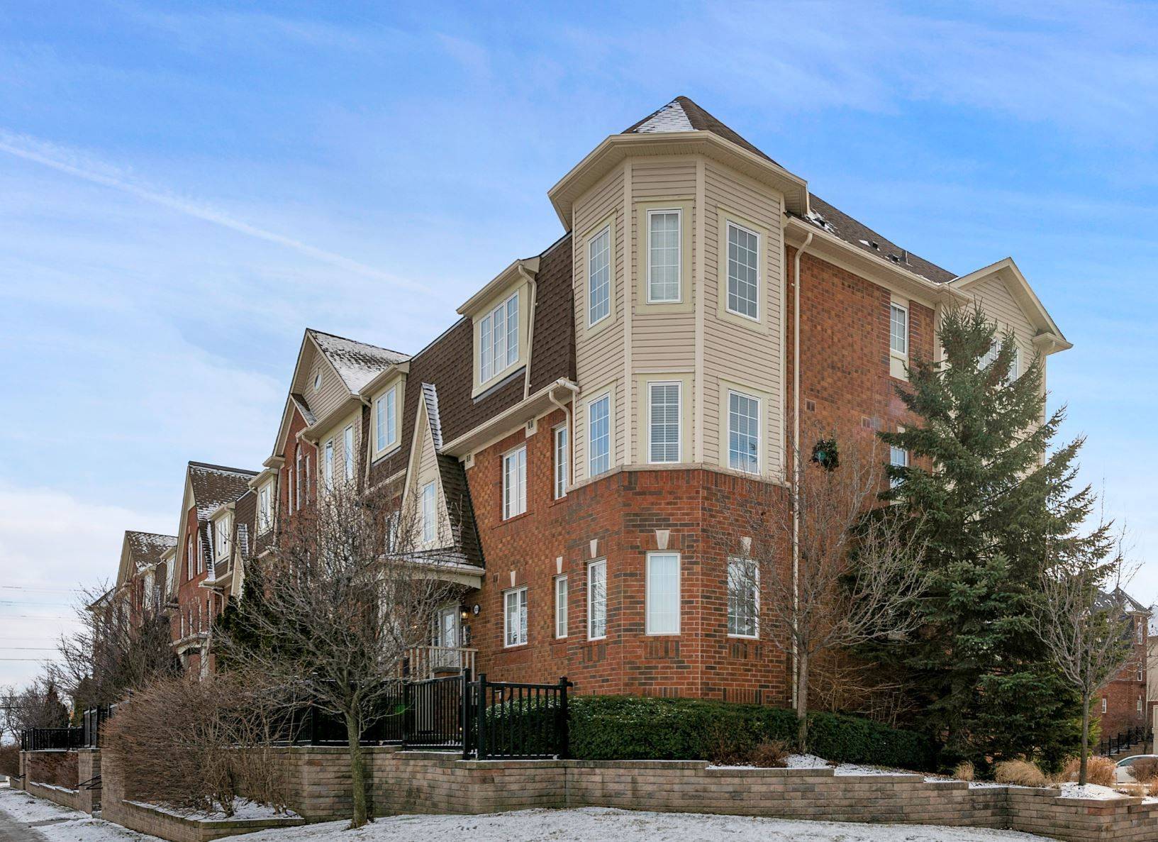 3038 Clayhill RD #1, Mississauga, ON L5B 0B1