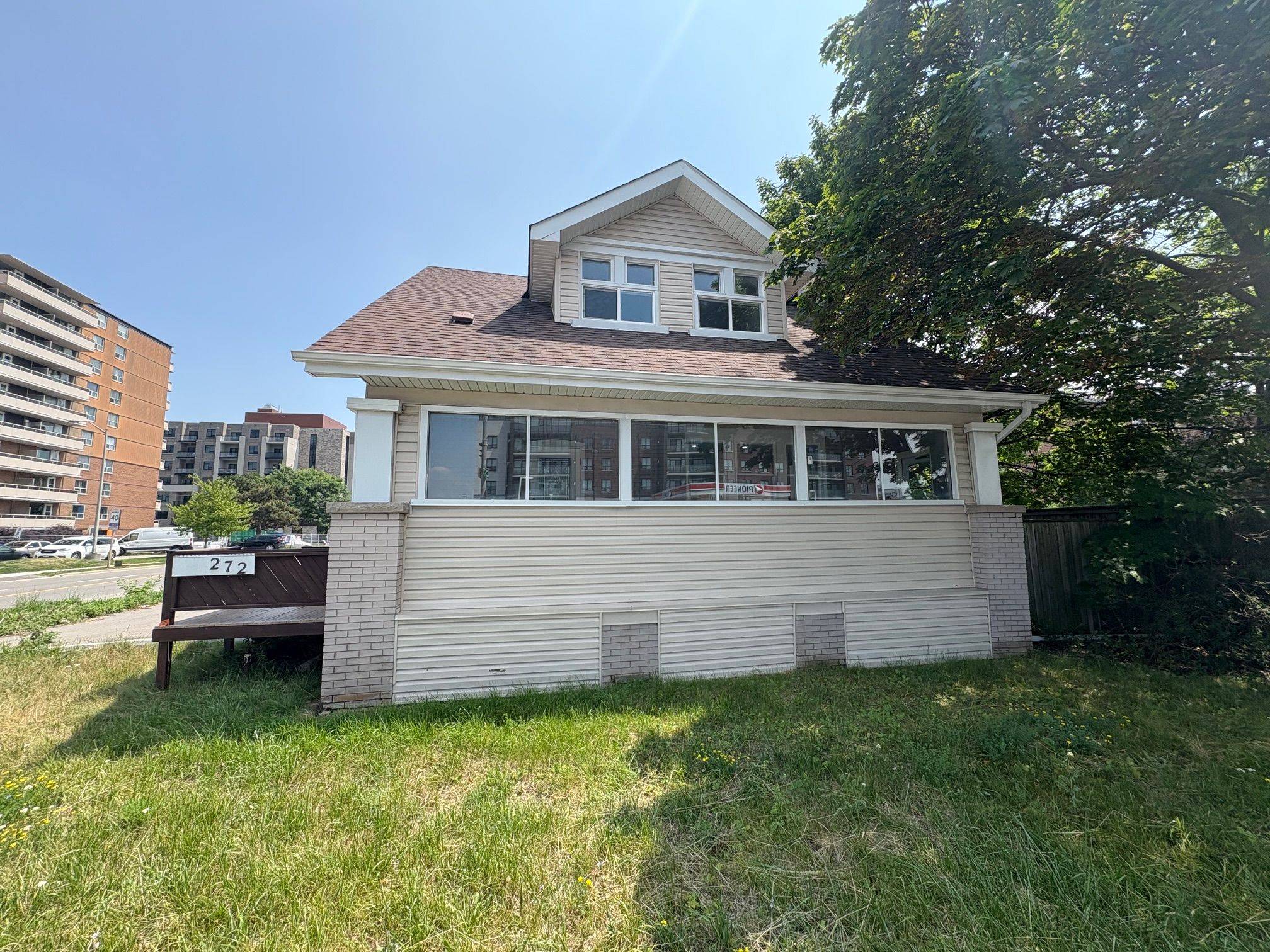272 Dundas ST E, Hamilton, ON L0R 2H0