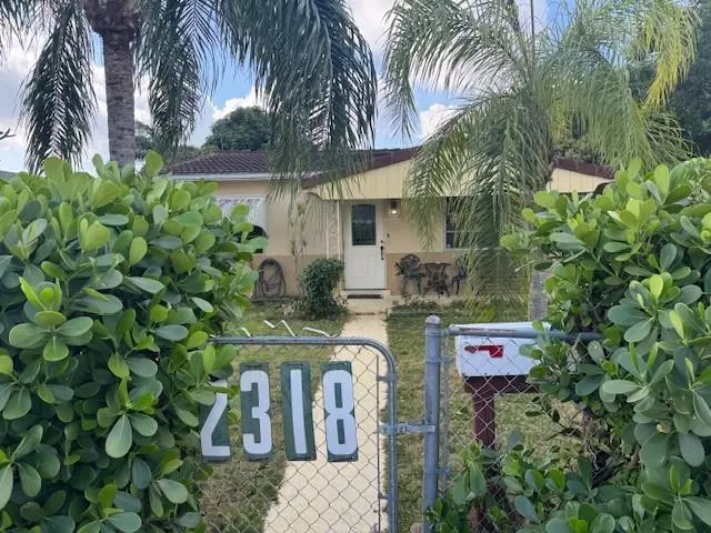Hollywood, FL 33020,2318 Coolidge St