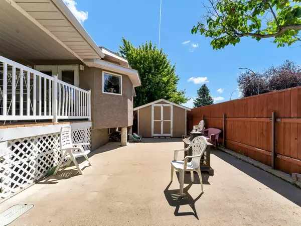 Medicine Hat, AB T1B 3Y9,66 Stapeford CRES SE