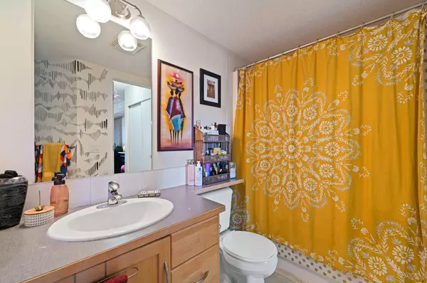 Calgary, AB T2K 0K5,8200 fourth ST Northeast #126