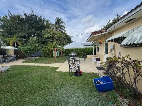Hollywood, FL 33020,2318 Coolidge St