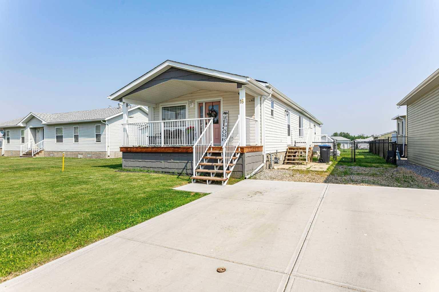 16 Baywood Link,  Sylvan Lake,  AB T4S 0A7