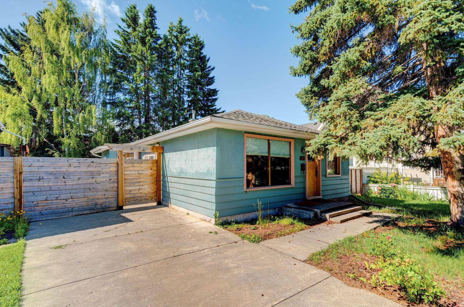 Calgary, AB T3B 2C2,6115 Bow CRES Northwest