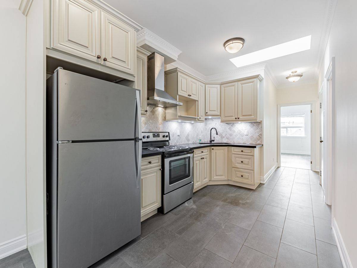 Toronto C01, ON M5S 2N3,142 Borden ST #Upper