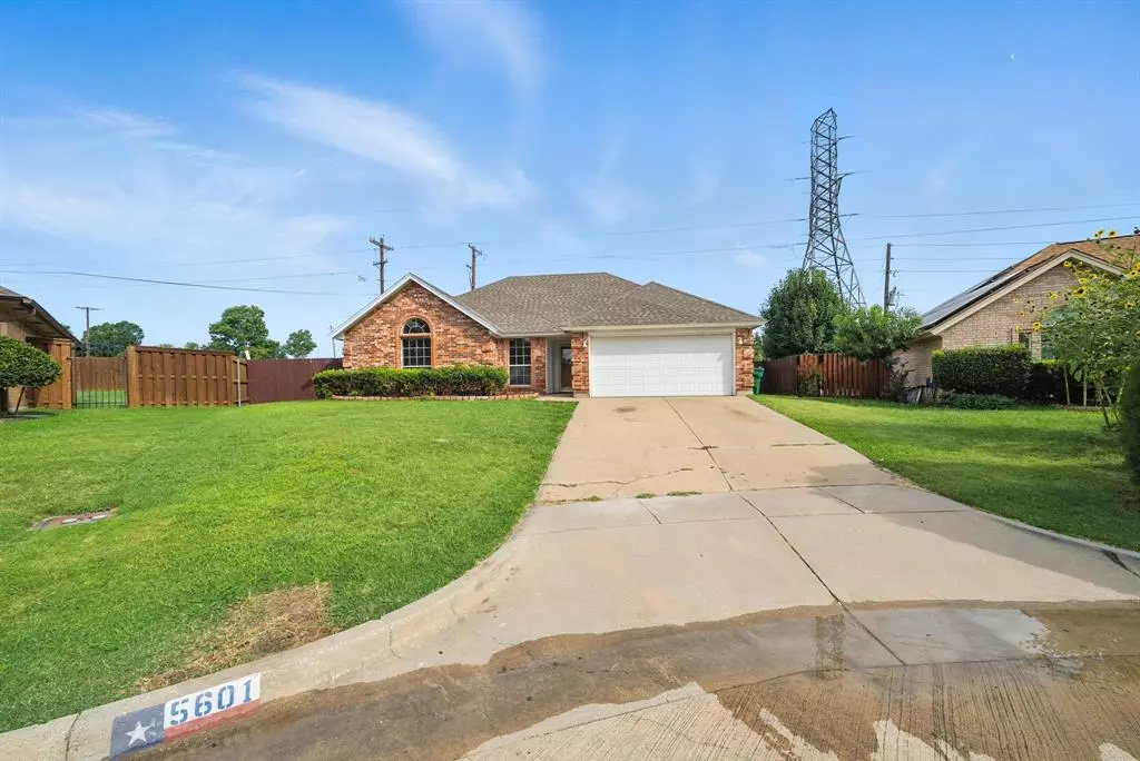 Haltom City, TX 76117,5601 Fairway Circle