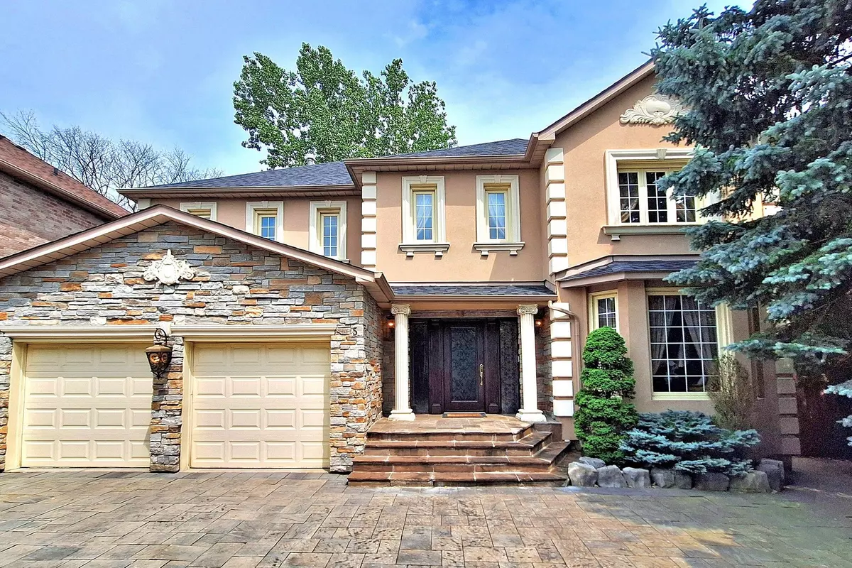 Vaughan, ON L4J 4R8,5 Rose Green DR