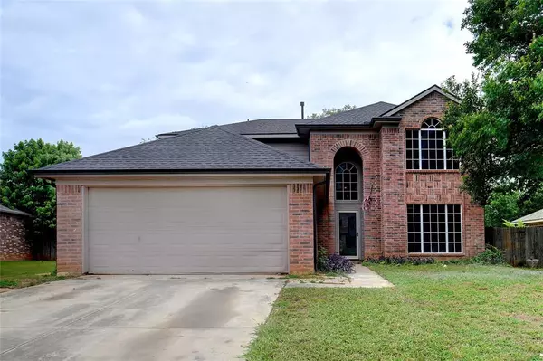 317 Stately Oak Lane, Lake Dallas, TX 75065