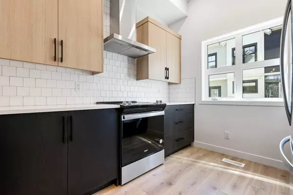 Calgary, AB T3M 3Y3,595 Mahogany RD SE #412