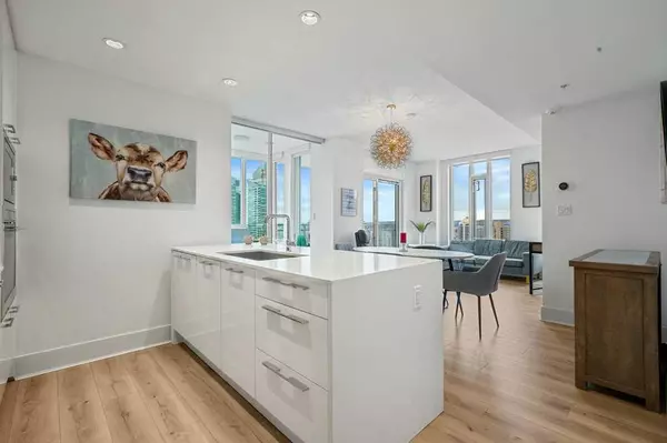 Calgary, AB T2R 0B5,901 10 AVE SW #2504