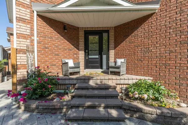 Barrie, ON L4N 0S8,28 Bloom CRES