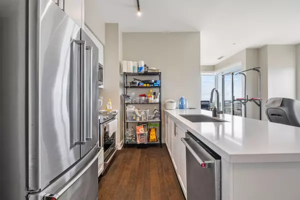 Mississauga, ON L5B 0J7,4011 Brickstone Mews #4810 (LPH10)