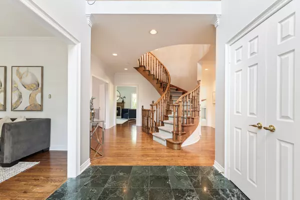Brampton, ON L6Z 4P4,20 Viewmount CRES