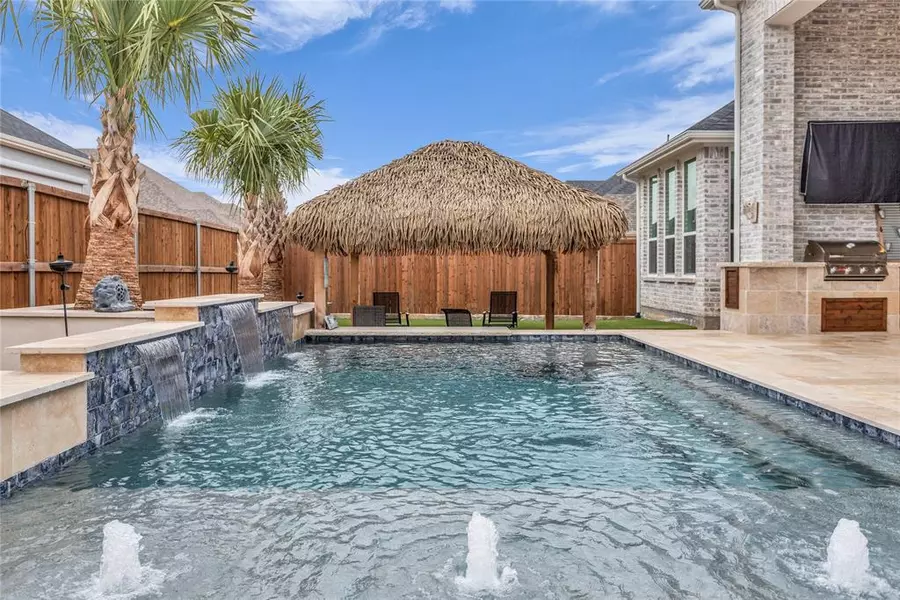 624 Breton Drive, Aubrey, TX 76227