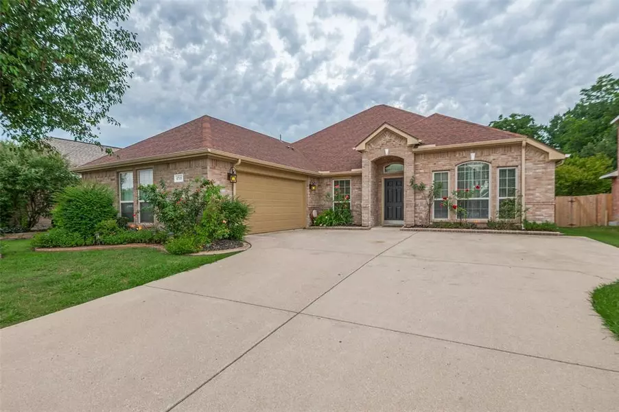 1715 Ridgemar Drive, Grand Prairie, TX 75051