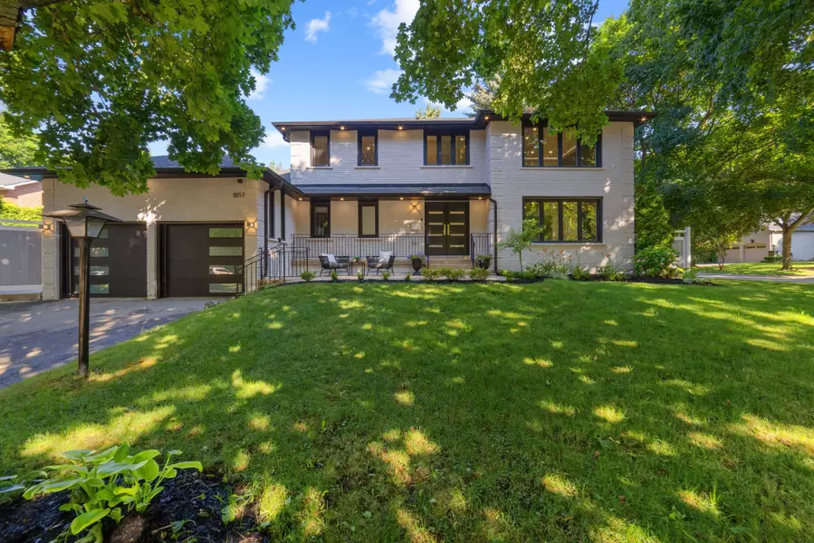 1857 Friar Tuck CT, Mississauga, ON L5K 2L4