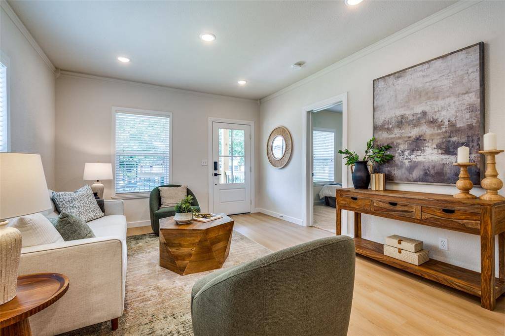 Van Alstyne, TX 75495,171 Douglas Street
