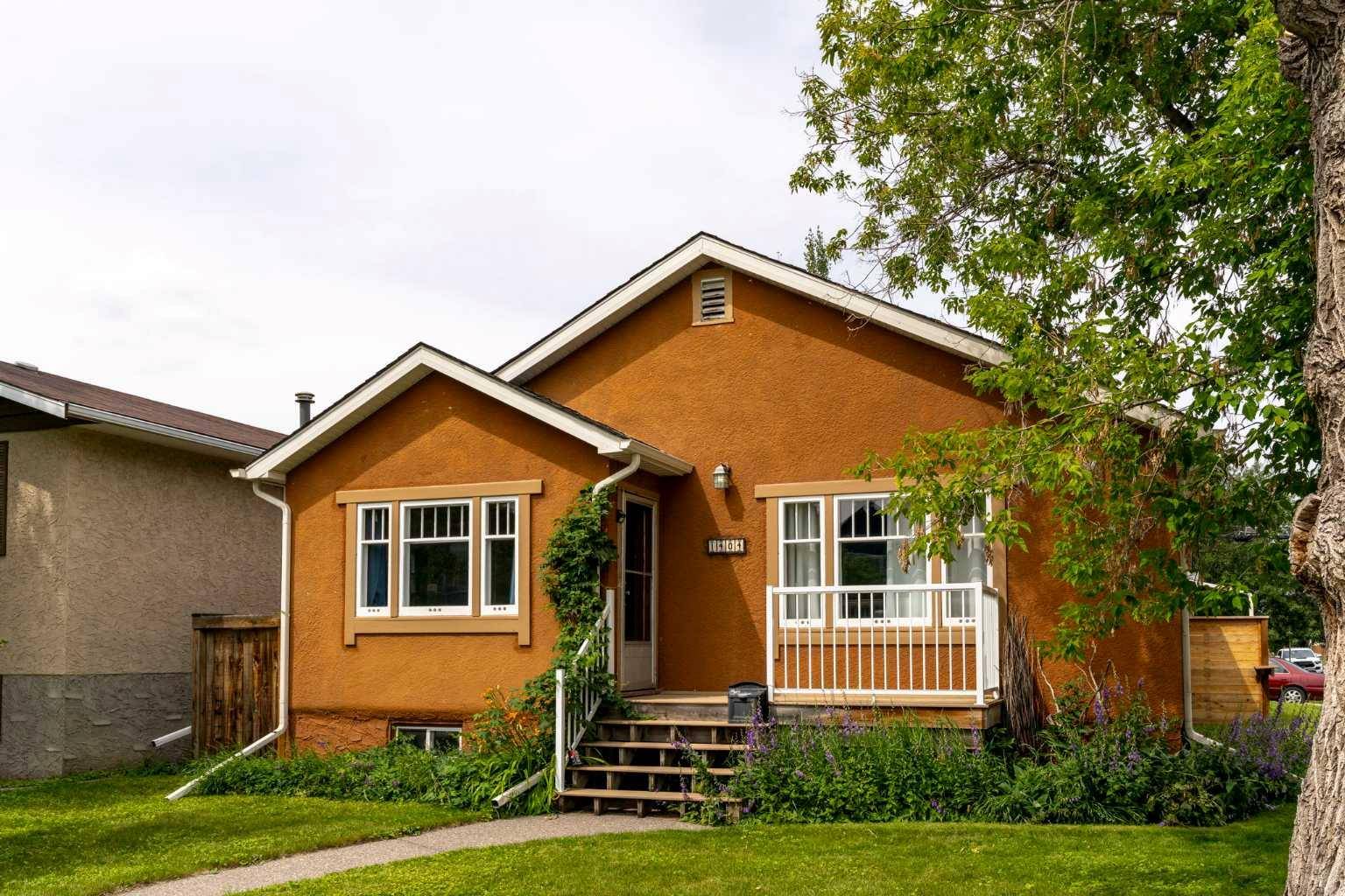 Calgary, AB T2M 0W6,1404 18 AVE NW