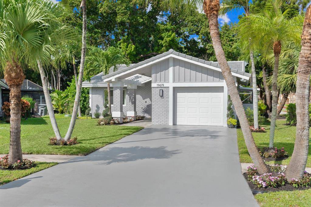Boca Raton, FL 33498,19619 Back Nine Dr