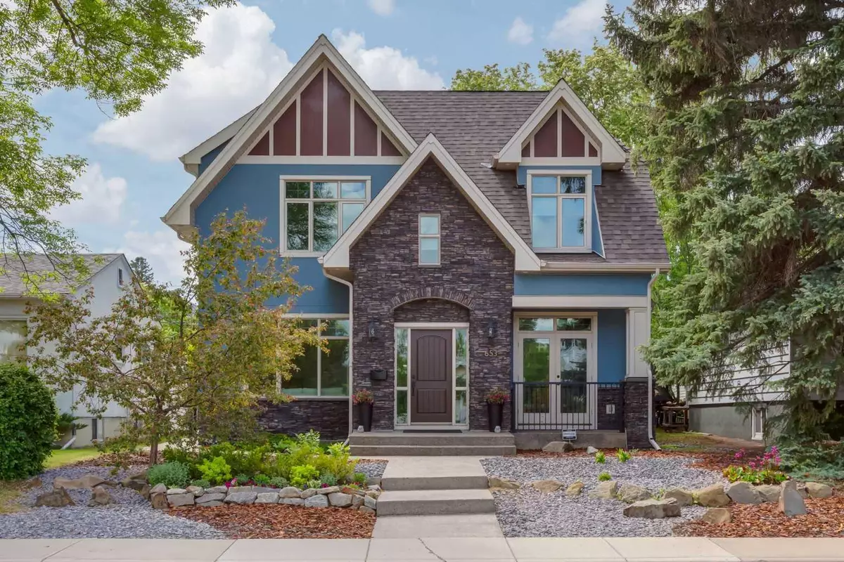 Calgary, AB T2M 2J2,653 27 AVE NW