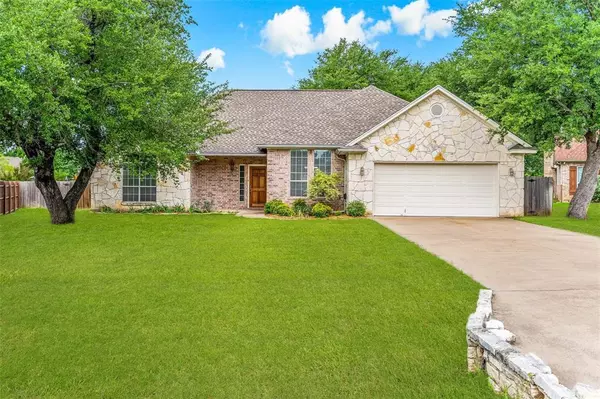 3104 Rim Rock Court, Granbury, TX 76049