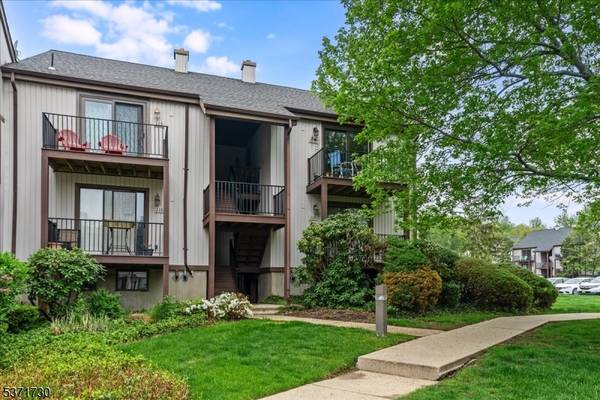 7117 Dell Pl #117, Stanhope Boro, NJ 07874