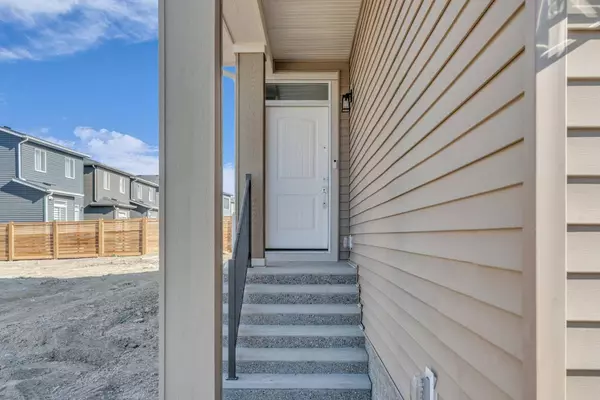 Calgary, AB T3P2E3,83 Lucas Passage NW