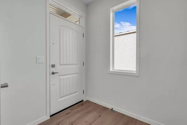 Calgary, AB T3P2E3,83 Lucas Passage NW