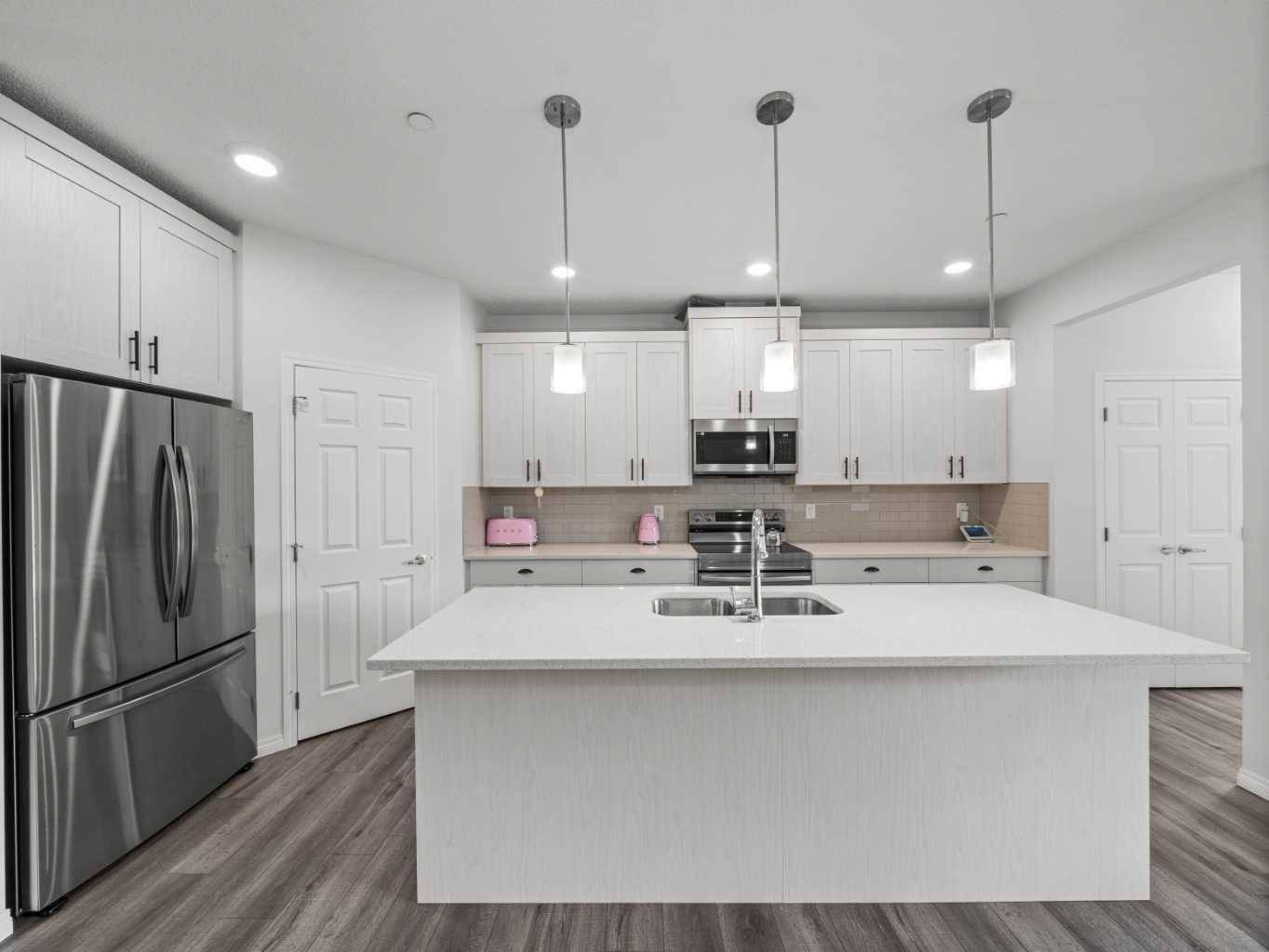 Calgary, AB T3P1R6,136 Lucas ST Northwest